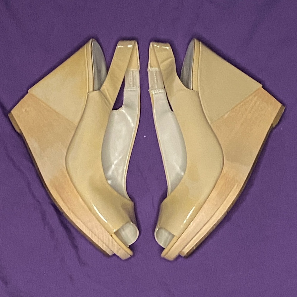 Nine West Cream Sandals with Wooden Wedge Heel. Size 7.